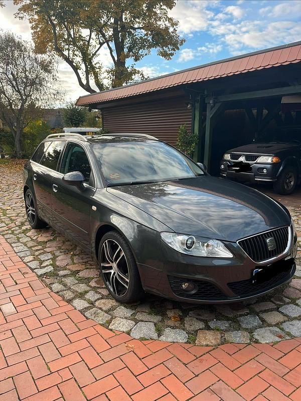 Grau Gebraucht 2012 Seat Exeo Kombi | 5.000 € - Bild 1/4