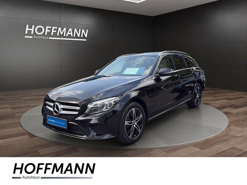 Schwarz Gebraucht 2020 Mercedes C180 Avantgarde Kombi | 25.690 € (Guter Preis) - Bild 1/4