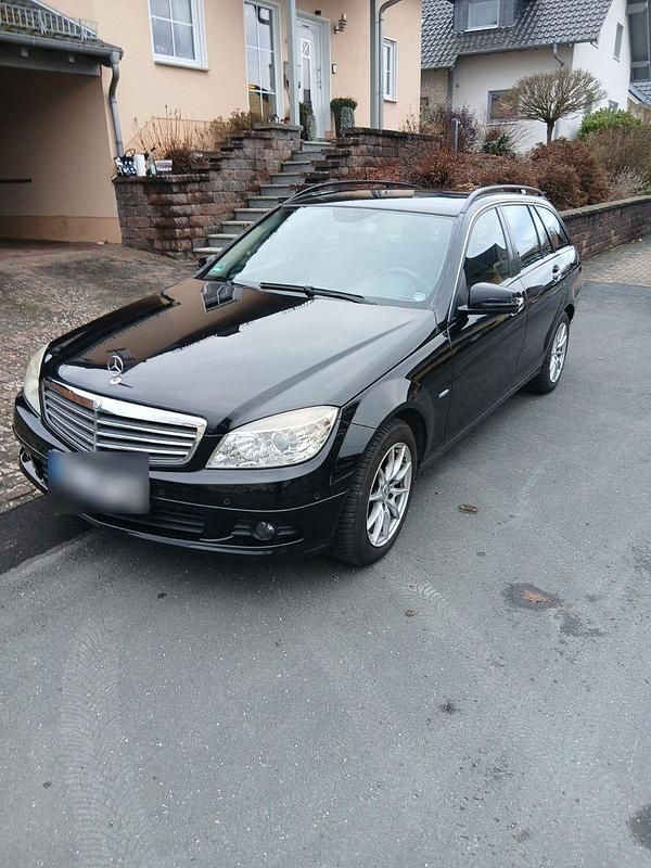 Schwarz Gebraucht 2010 Mercedes C200 Kombi | 4.950 € (Guter Preis) - Bild 1/4
