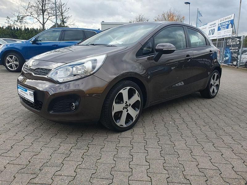 Gebraucht Kia Rio 109 PS (80 kW) 2013 Braun Limousine
