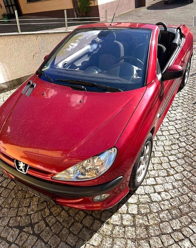 Rot Gebraucht 2003 Peugeot 206 CC Cabrio | 2.095 € (Fairer Preis) - Bild 1/4