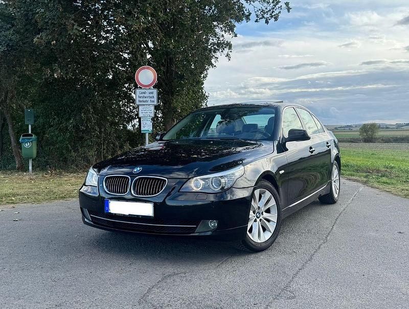 Schwarz Gebraucht 2009 BMW 525 Limousine | 7.495 € (Fairer Preis) - Bild 1/4