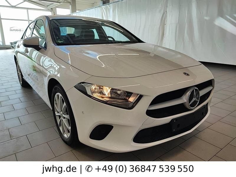 Gebraucht Mercedes A250 218 PS (160 kW) 2022 Weiß Limousine