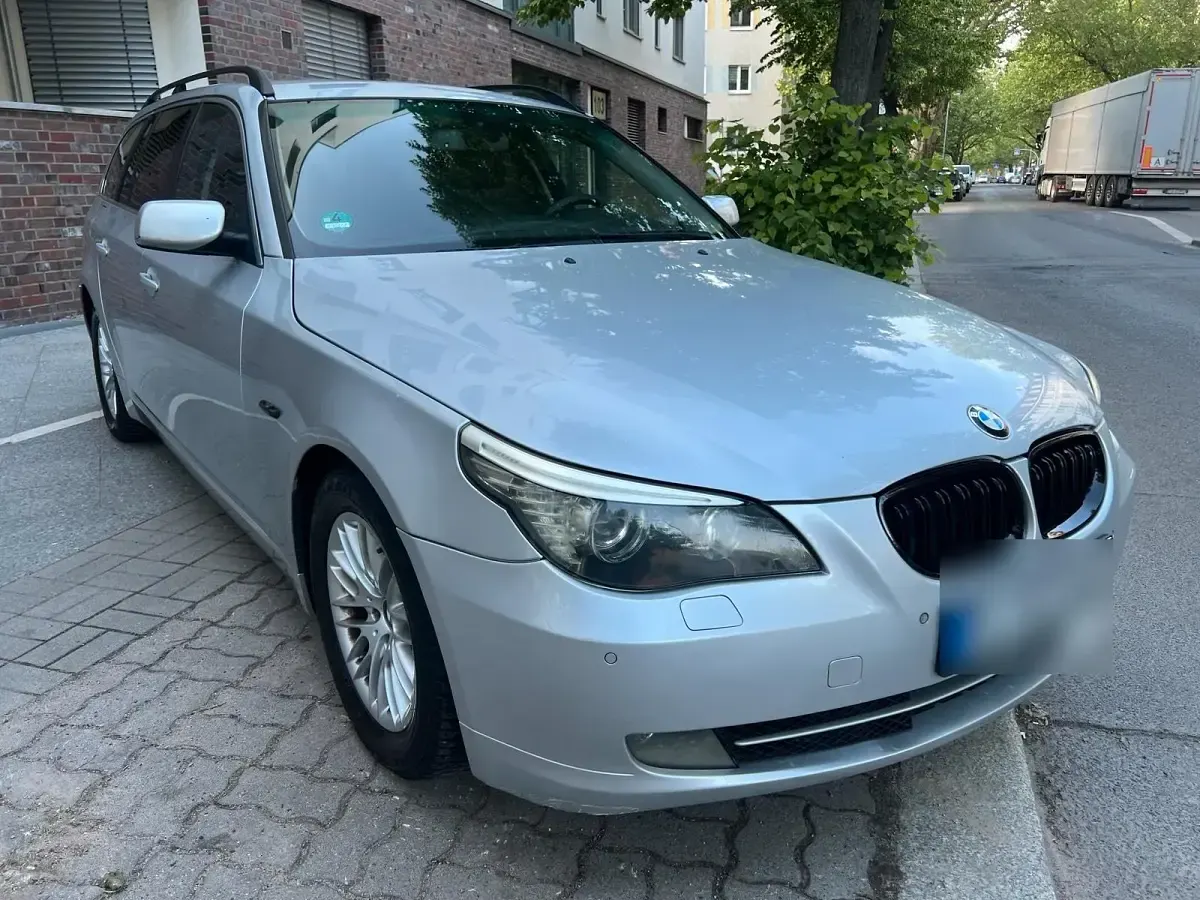 Gebraucht BMW 525 197 PS (144 kW) 2009 Silber Kombi