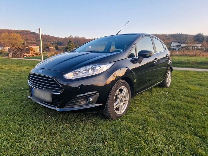 Gebraucht Ford Fiesta Titanium 101 PS (74 kW) 2014 Schwarz Kleinwagen