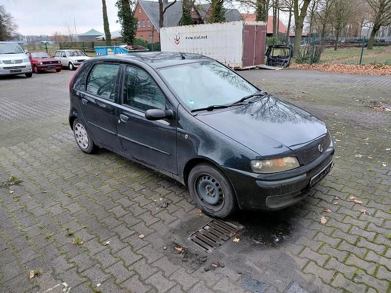 Schwarz Gebraucht 2003 Fiat Punto Kleinwagen | 600 € (Guter Preis) - Bild 1/4