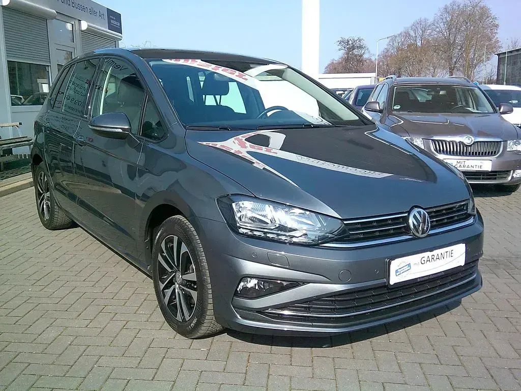 Używany VW Golf United 131 KM (96 kW) 2020 Szary Minivan