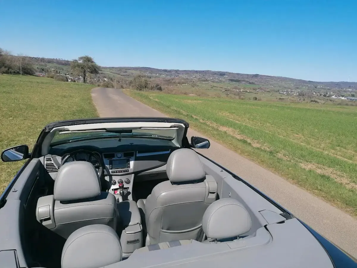 Usado Chrysler Sebring Cabriolet 140 CV (102 kW) 2007 Azul Descapotable