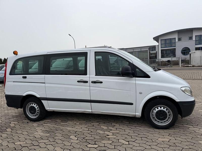 Usado Mercedes Vito 109 HP (80 kW) 2006 Branco Van