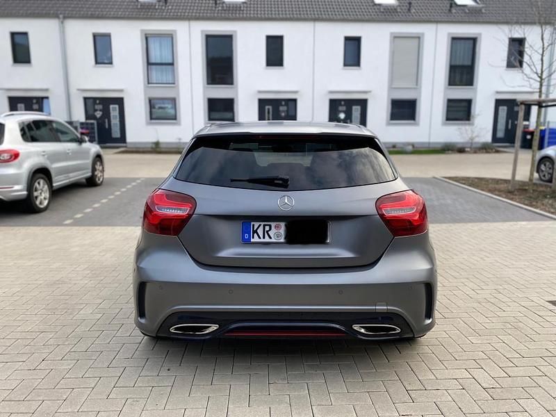 Gebraucht Mercedes A250 AMG line 218 PS (160 kW) 2018 Grau Limousine
