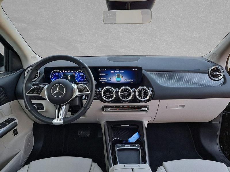Gebraucht Mercedes EQA300 Advanced Plus 167 kW (228 PS) 2024 Andere SUV