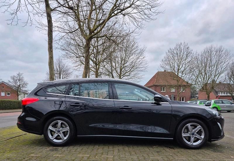 Gebraucht Ford Focus Trend 120 PS (88 kW) 2019 Schwarz Kombi