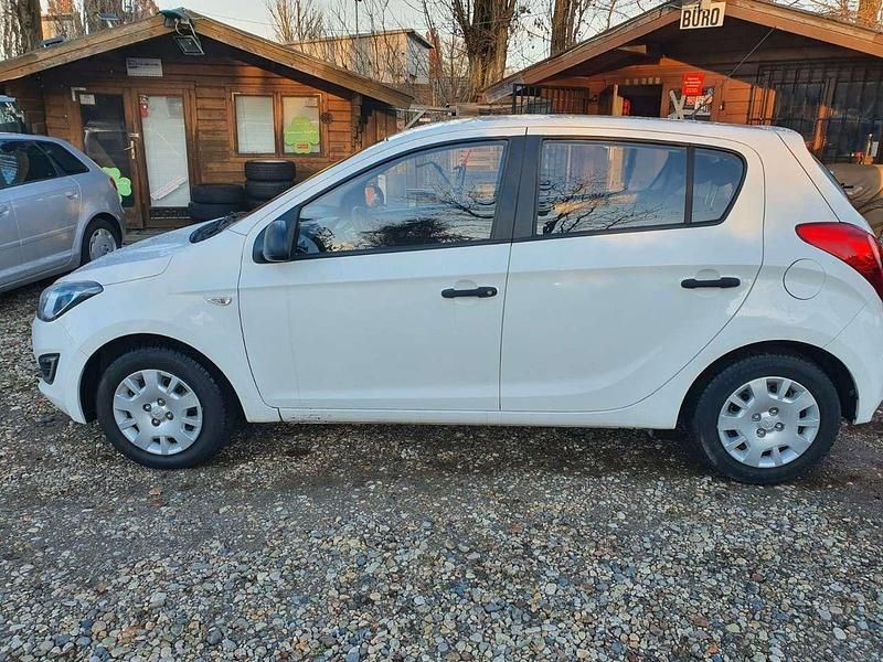 Gebraucht Hyundai i20 Edition 86 PS (63 kW) 2014 Weiß Kleinwagen