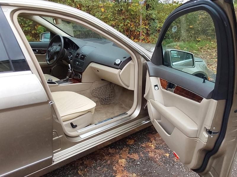 Gebraucht Mercedes C300 231 PS (169 kW) 2011 Limousine