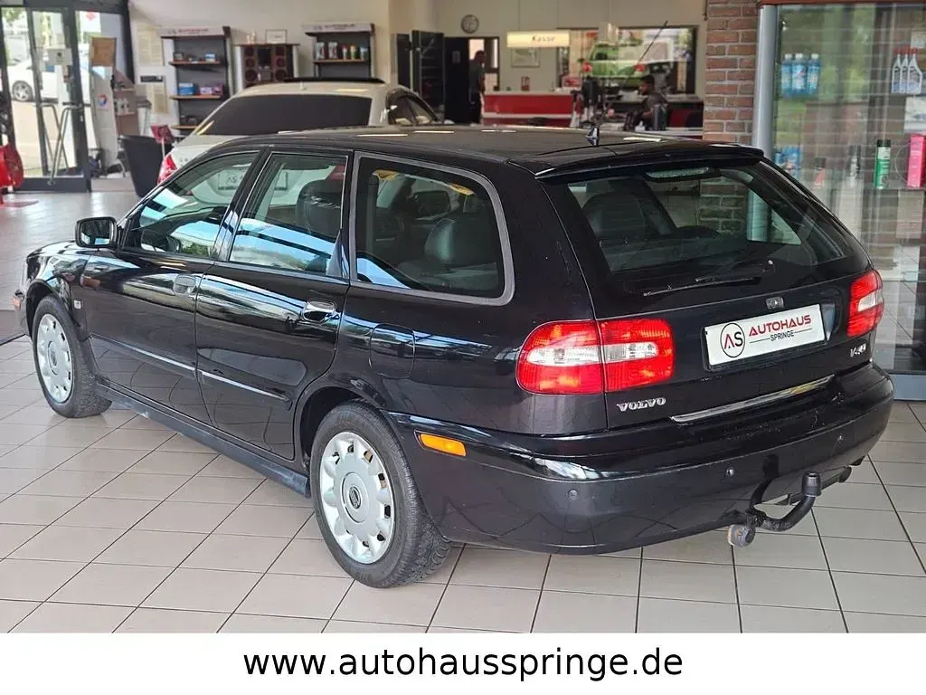 Gebraucht Volvo V40 122 PS (89 kW) 2004 Schwarz Kombi