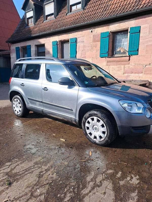 Gebraucht Skoda Yeti 122 PS (89 kW) 2013 Grau SUV