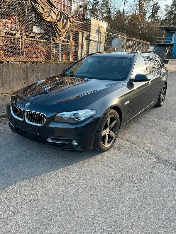 Gebraucht BMW 530 260 PS (191 kW) 2015 Grau Kombi