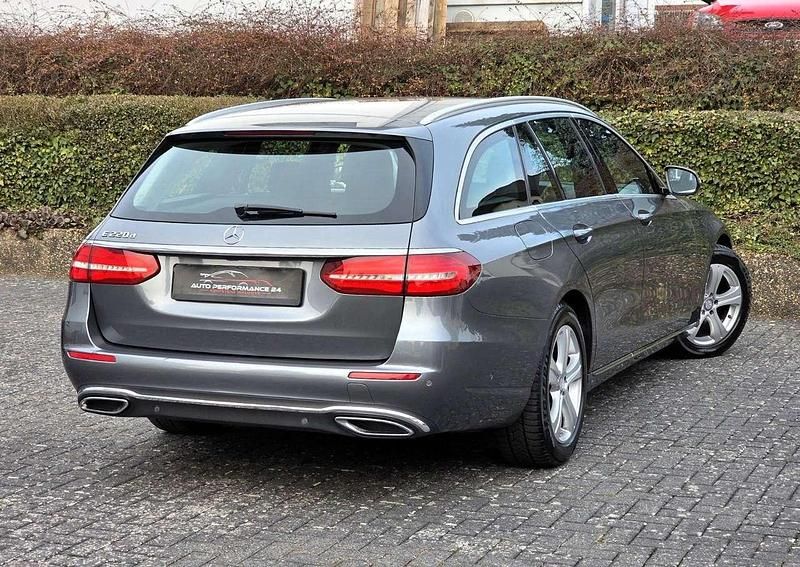 Gebraucht Mercedes E220 194 PS (142 kW) 2017 Grau Kombi