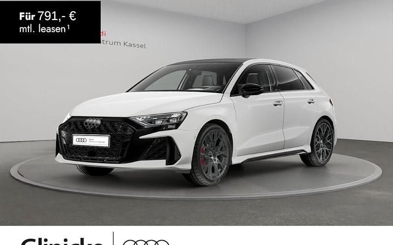 Weiß Neu 2025 Audi RS3 Sportback Ambiente Kleinwagen | 72.990 € (Fairer Preis) - Bild 1/4