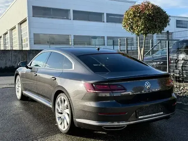 Gebraucht VW Arteon Elegance 190 PS (139 kW) 2018 Grau Kleinwagen