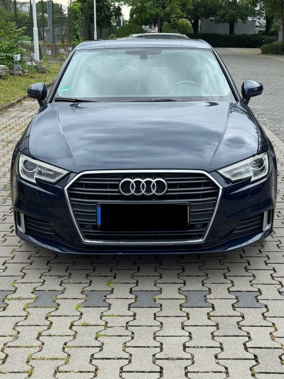 Blau Gebraucht 2016 Audi A3 Limousine | 11.500 € (Guter Preis) - Bild 1/4