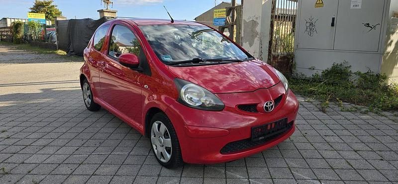 Rot Gebraucht 2007 Toyota Aygo Cool Kleinwagen | 990 € (Guter Preis) - Bild 1/4