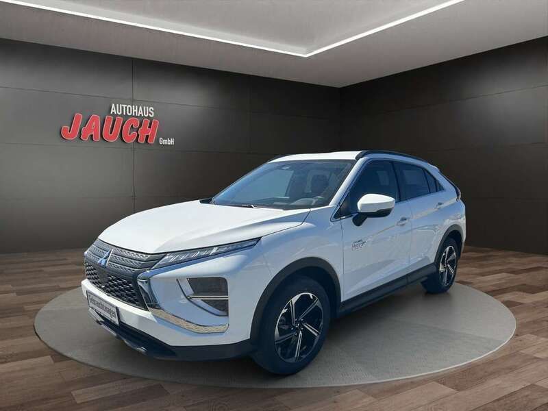 Weiß Gebraucht 2022 Mitsubishi Eclipse Cross Basis SUV | 22.890 € (Fairer Preis) - Bild 1/4