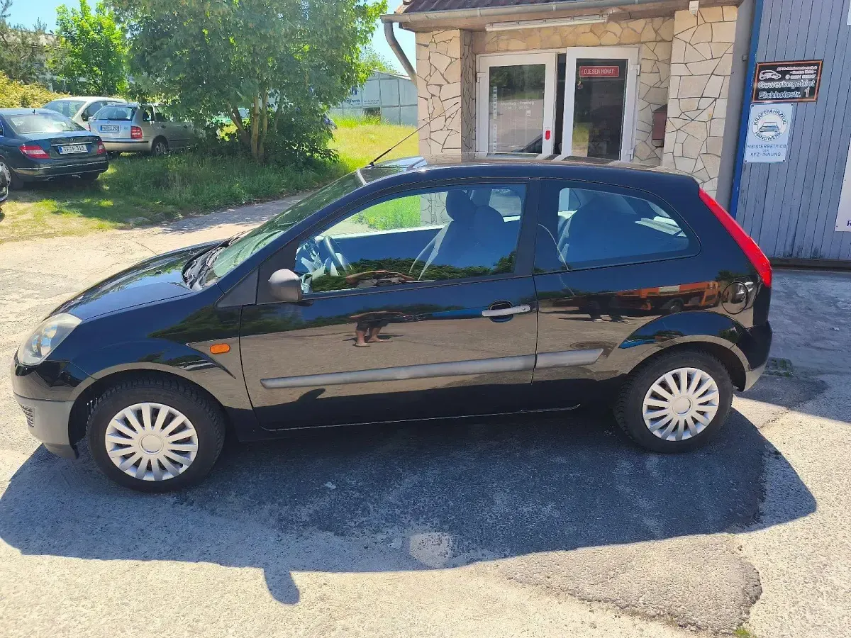 Gebraucht Ford Fiesta Trend 114 PS (83 kW) 2007 Schwarz Kleinwagen