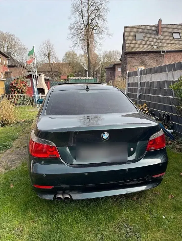 Gebraucht BMW 525 218 PS (160 kW) 2005 Grün Limousine