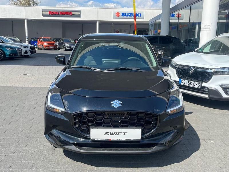 Neu Suzuki Swift 83 PS (61 kW) 2026 Schwarz Kleinwagen