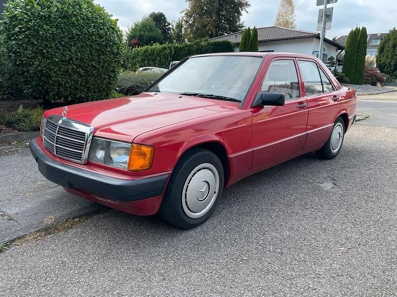 Rot Gebraucht 1989 Mercedes 190 Limousine | 2.650 € - Bild 1/4