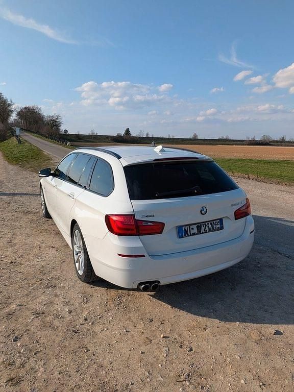 Gebraucht BMW 525 218 PS (160 kW) 2012 Weiß Kombi