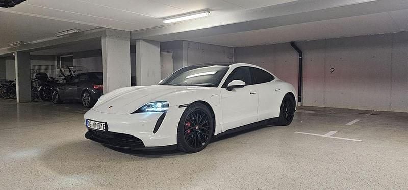 Weiß Gebraucht 2020 Porsche Taycan 4S Chrono Limousine | 61.690 € - Bild 1/4