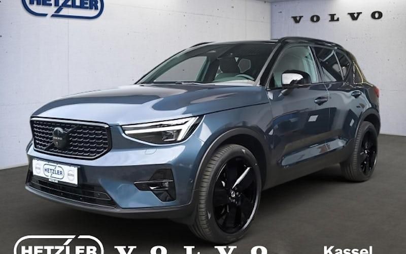 Neu Volvo XC40 Plus 197 PS (144 kW) 2025 Blau SUV