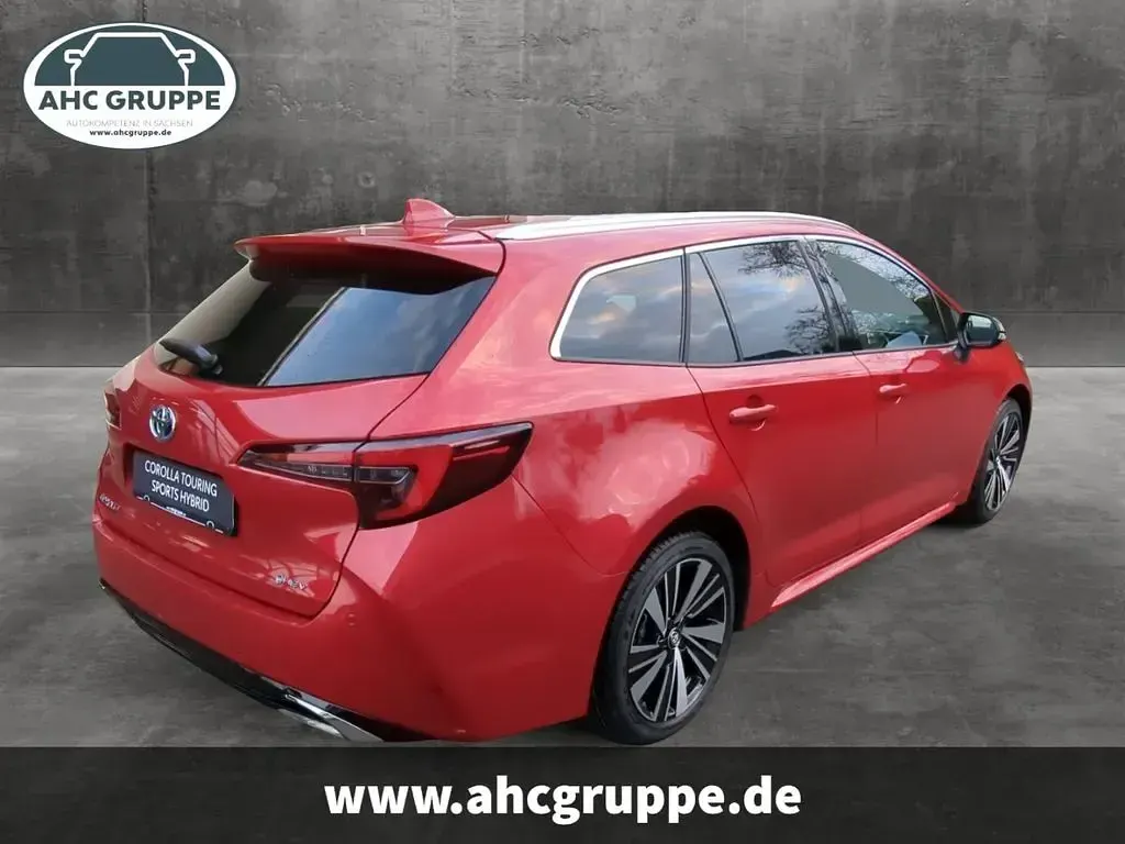 Neu Toyota Corolla Business Edition 98 PS (72 kW) 2025 Rot Kombi