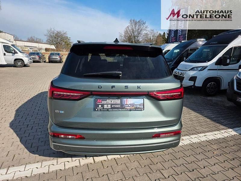 Neu DFSK E5 177 PS (130 kW) 2026 Grün SUV