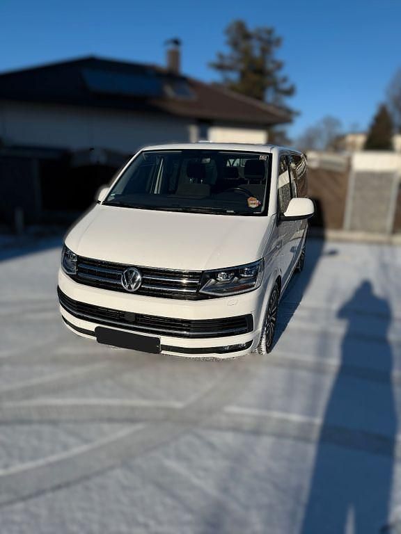 Weiß Gebraucht 2019 VW Multivan Van | 37.890 € (Fairer Preis) - Bild 1/4