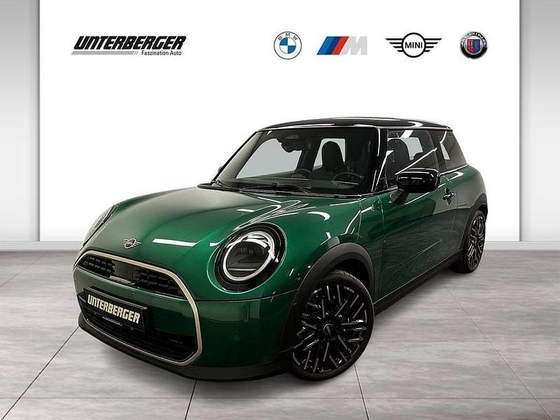 Gebraucht Mini Cooper Favoured 156 PS (114 kW) 2024 Grün Kleinwagen