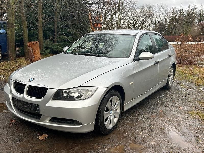 Gebraucht BMW 318 129 PS (94 kW) 2005 Silber Limousine