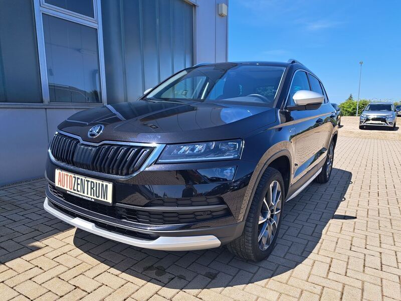 Schwarz Gebraucht 2021 Skoda Karoq SUV | 26.450 € (Etwas zu teuer) - Bild 1/4