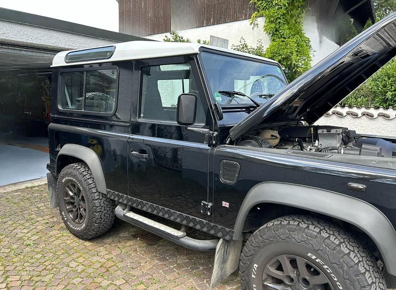 Gebraucht Land Rover Defender SE 122 PS (89 kW) 2014 Schwarz Kombi