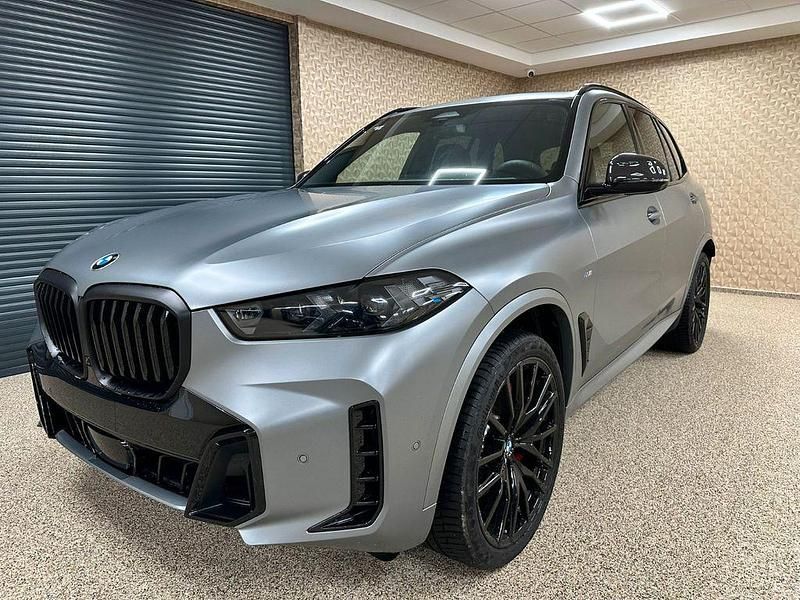 Neu BMW X5 Sport Line 381 PS (280 kW) 2025 Grau SUV