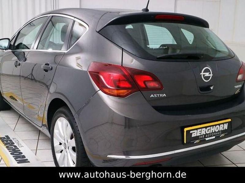 Gebraucht Opel Astra Exklusiv 140 PS (102 kW) 2015 Platin anthrazit (metallic) Limousine