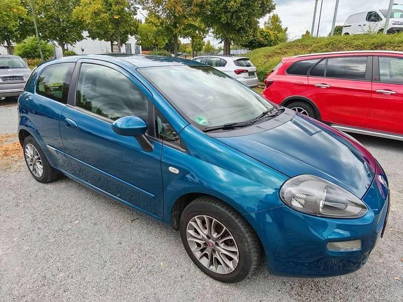 Glam rock blau metallic Gebraucht 2013 Fiat Punto Pop Kleinwagen | 4.500 € (Fairer Preis) - Bild 1/4