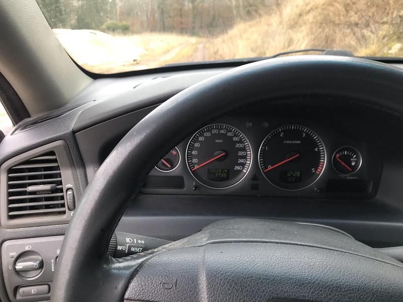 Gebraucht Volvo V70 163 PS (119 kW) 2002 Silber Kombi