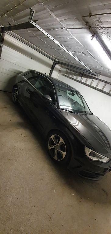 Braun Gebraucht 2014 Audi A3 S-Line Limousine | 8.500 € (Superpreis) - Bild 1/4
