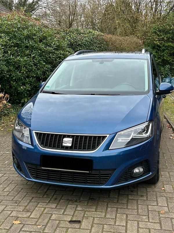 Blau Gebraucht 2015 Seat Alhambra Van / Kleinbus | 11.300 € (Guter Preis) - Bild 1/4