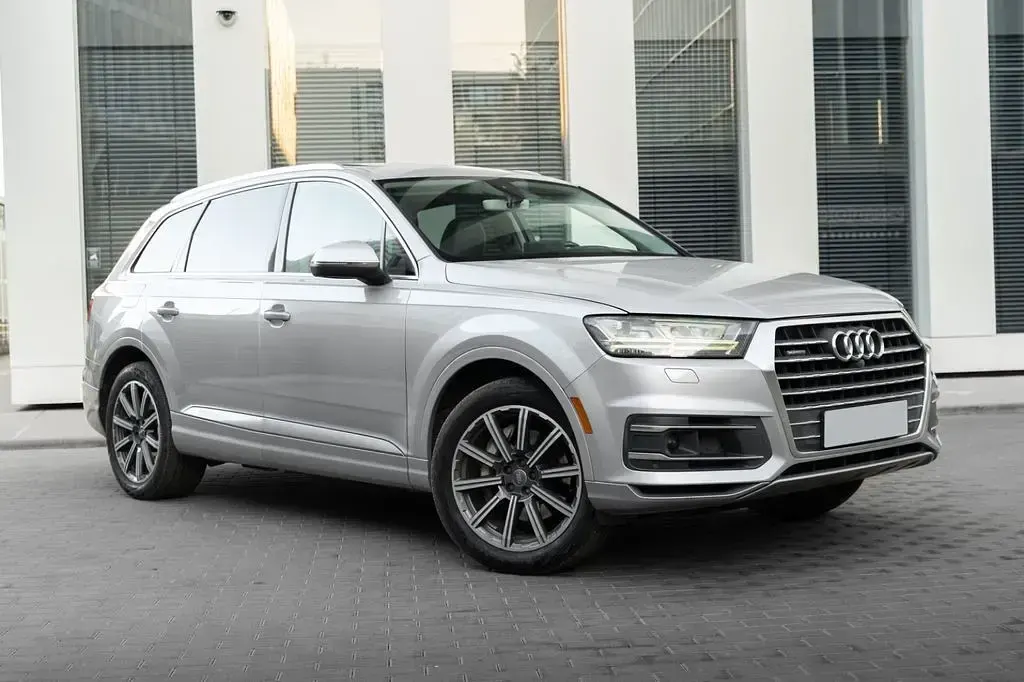 Usado Audi Q7 Sport 333 HP (244 kW) 2017 Prateado SUV