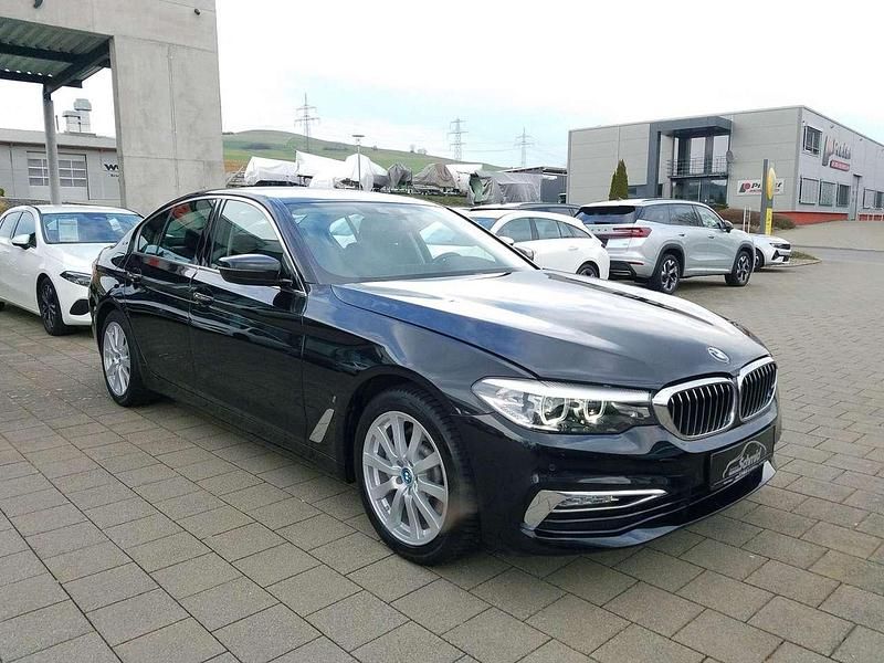 Gebraucht BMW 530e iPerformance 184 PS (135 kW) 2017 Black sapphire metallic Limousine