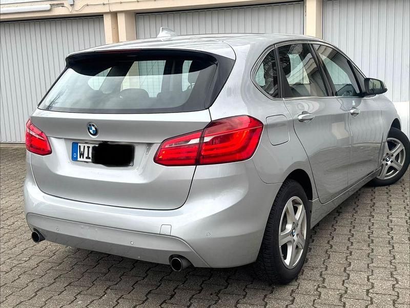 Gebraucht BMW 220 Active Tourer 192 PS (141 kW) 2015 Silber Van / Kleinbus